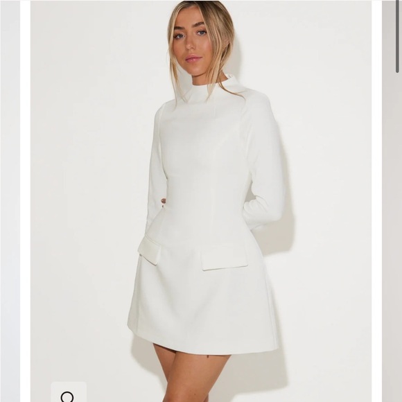 NWT ODD MUSE- The Ultimate Muse Split Sleeve Mini Dress - Picture 1 of 3